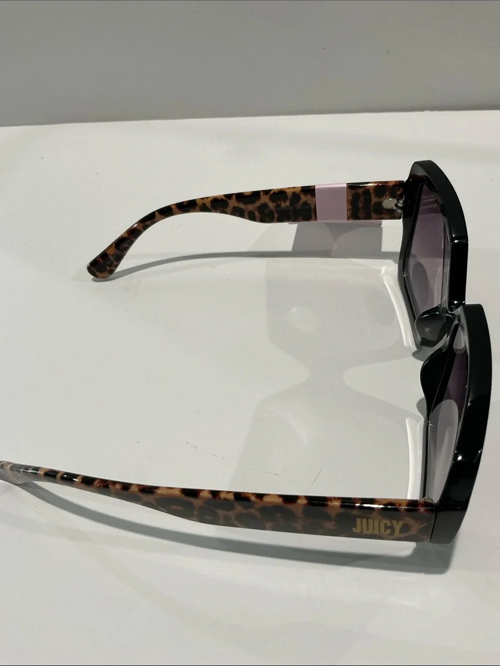 NWT Juicy Couture Black Frame w/Tiger Pattern handles 100% UV Protection glasses